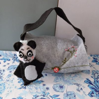 Pourquoi offrir une Poupiche ? Un cadeau original en feutrine fait main