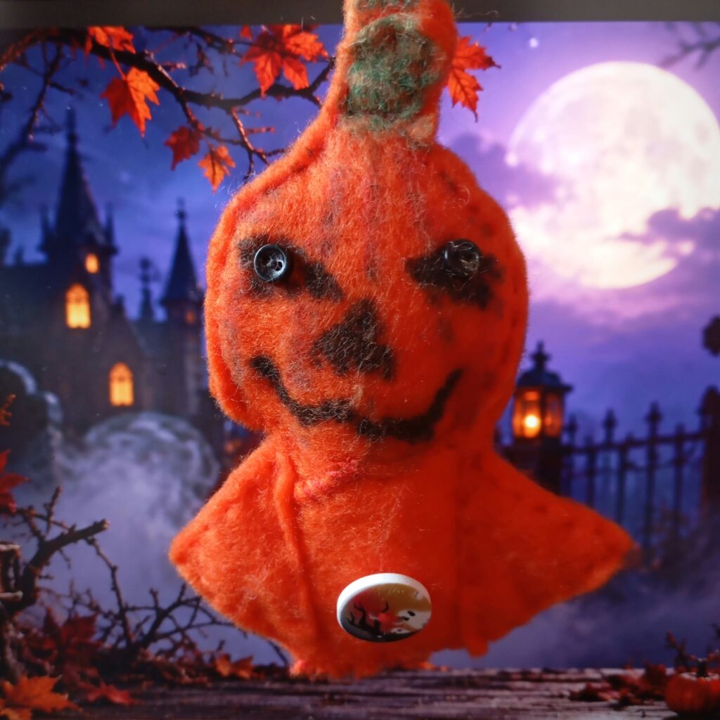 Mini Poupiche Grabuge – Citrouille d’Halloween à adopter